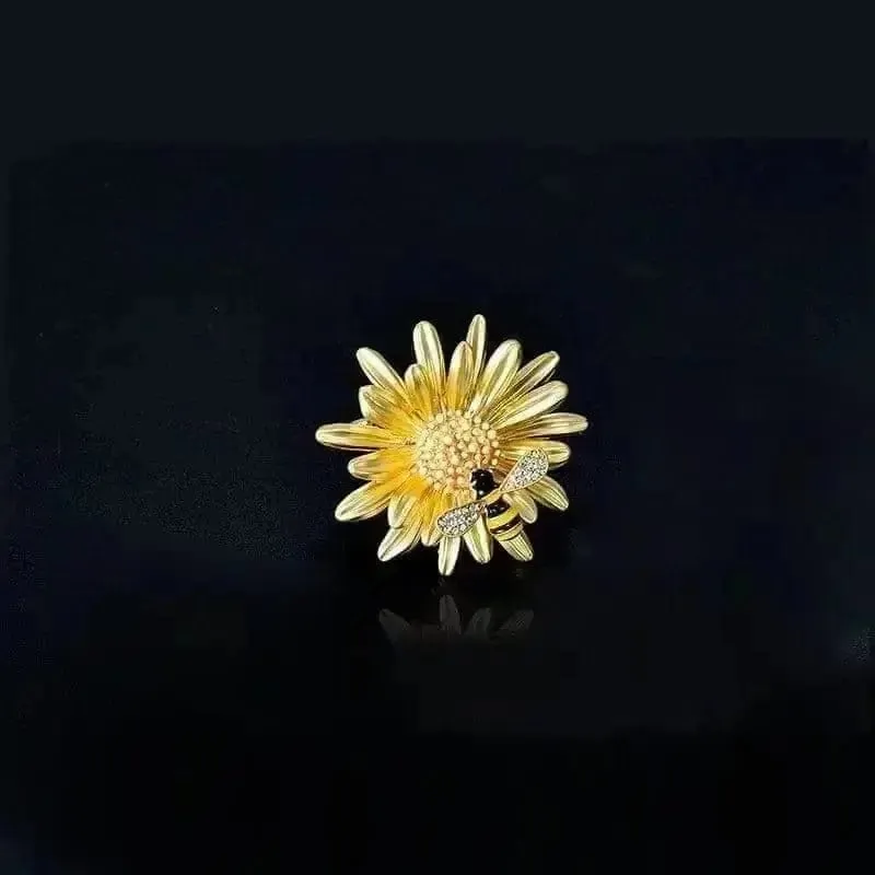 🌼 Chic Sweet Daisy Little Bee Brooch - Embrace Natural Elegance 🌼