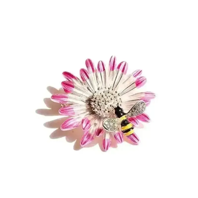 🌼 Chic Sweet Daisy Little Bee Brooch - Embrace Natural Elegance 🌼